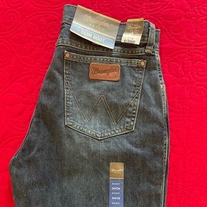 Men’s Wrangler jeans New with Tags 34X34 Slim Boot Cut